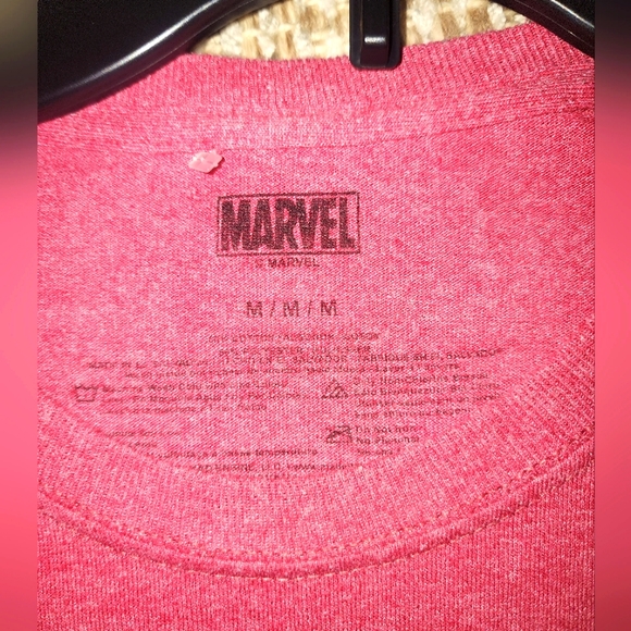 Marvel T-shirt - Picture 2 of 2